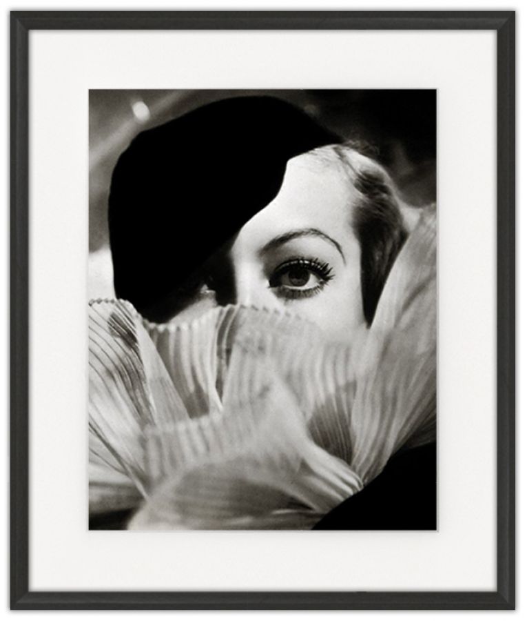 Fashion & Lifestyle III 03: Photographic print in a standard factory frame