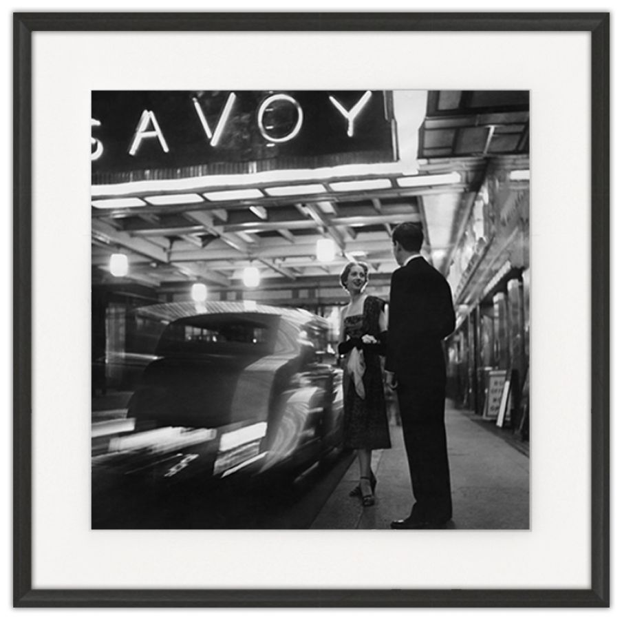 Fashion & Lifestyle I 02 - Vogue: Photographic print in a standard factory frame